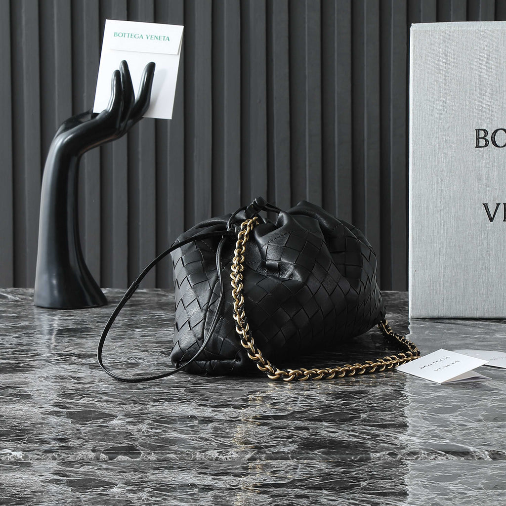 BOTTEGA VENETA 25S DUSTBAG NOTTE 33 IN BLACK CALFSKIN GOLD HARDWARE