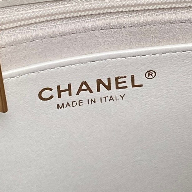 CHANEL 25S FLAP BAG 28 IN WHITE CALFSKIN WITH GOLD HARDWARE