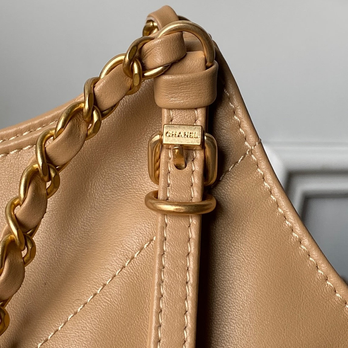 CHANEL 25S TOTE BAG 28 IN LIGHT BROWN CALFSKIN WITH GOLD HARDWARE