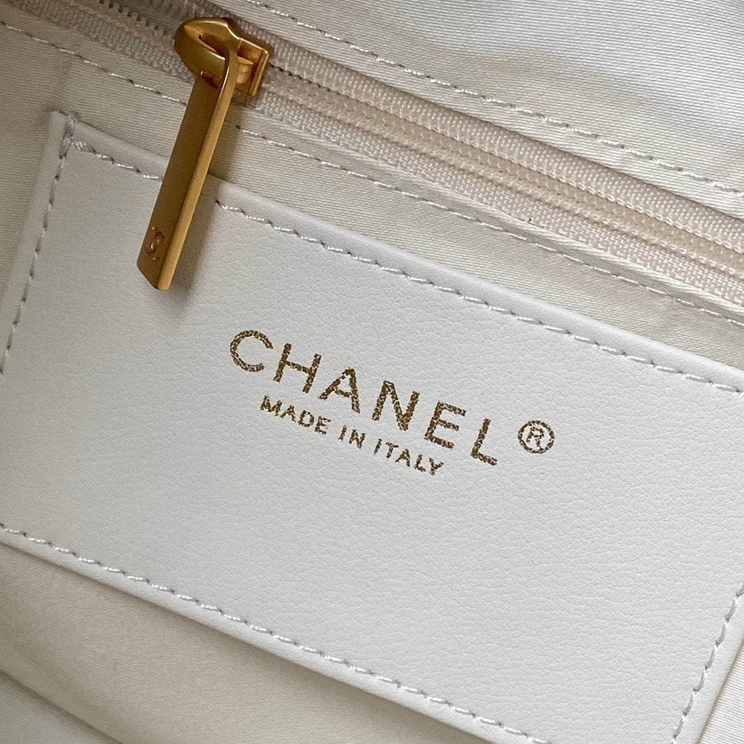 CHANEL 25S HOBO BAG 45 IN CREAM WHITE LAMBSKIN