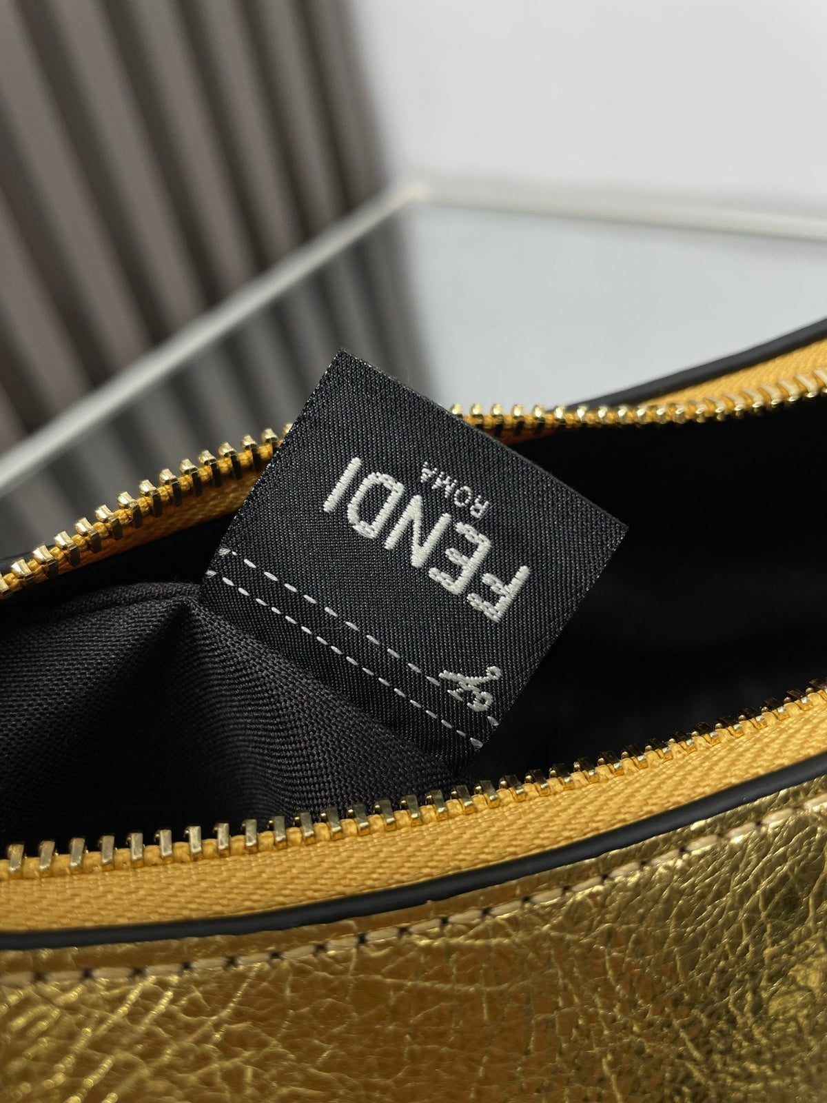 FENDIGRAPHY MEDIUM 29 IN GOLD METALLIC SMOOTH LAMBSKIN GOLD HARDWARE