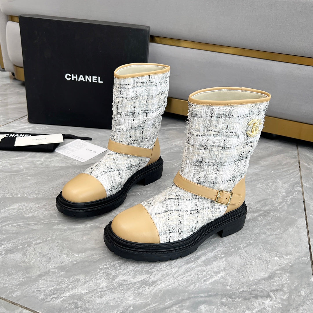CHANEL 25S MID-CALF BOOTS 45MM IN LIGHT BROWN CALFSKIN AND WHITE TWEED GOLD HARDWARE