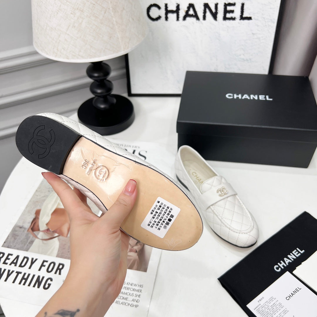CHANEL 25S LOAFER DANCE SHOES IN WHITE CALFSKIN GOLD HARDWRE