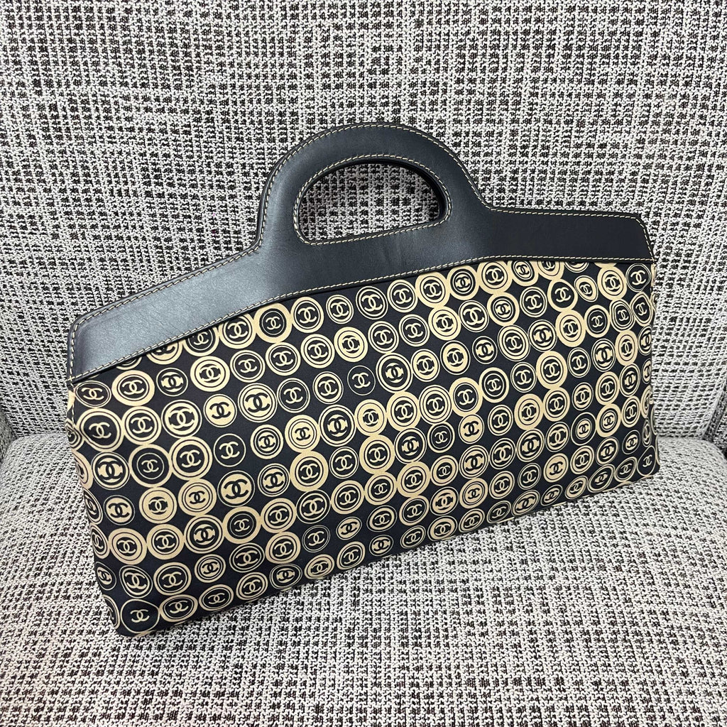 CHANEL 25S SHOPPING BAG 46 CM IN BLACK MIX BEIGE CANVAS PRINTED LOGO