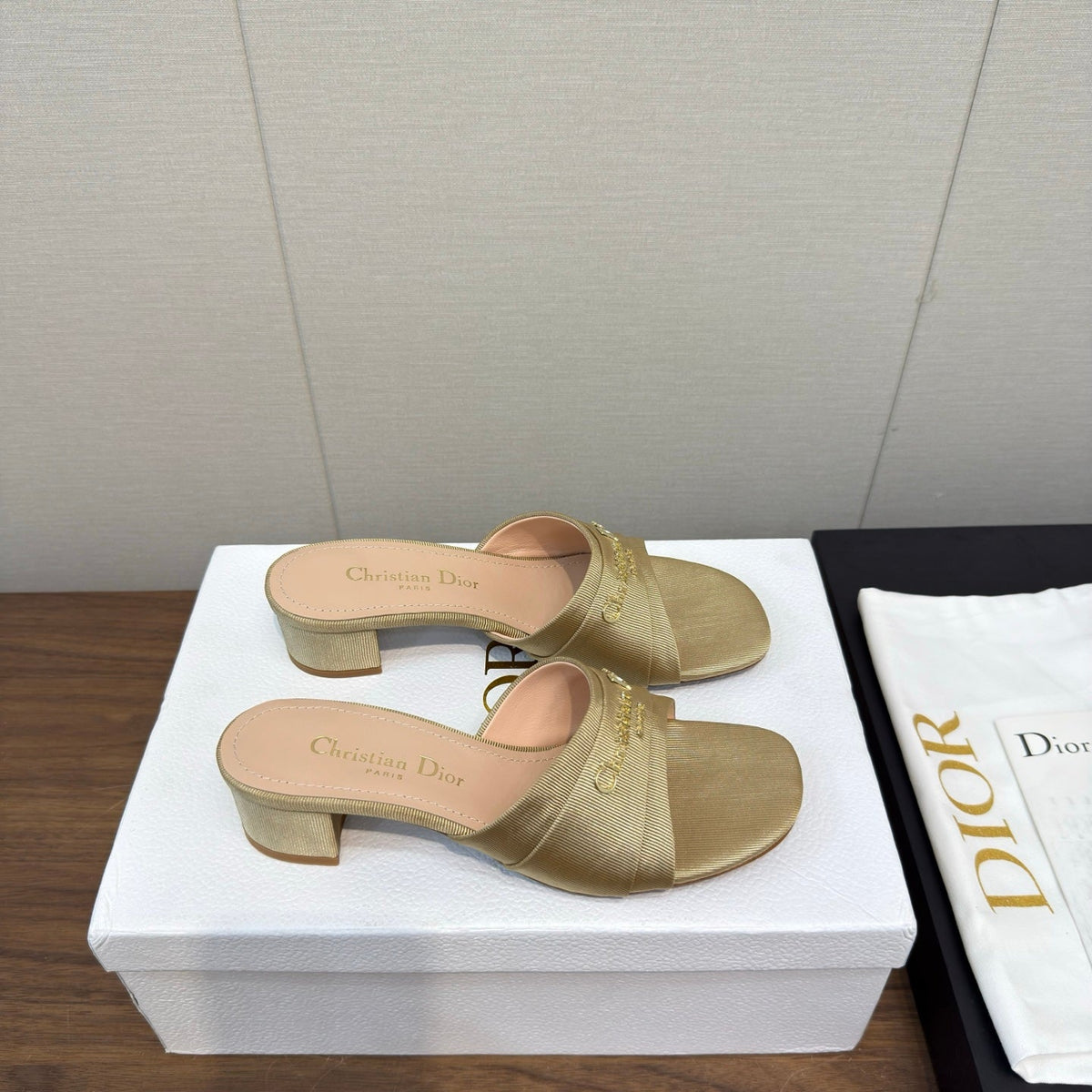 DIOR HIGH HEEL 25S 45 MM IN BEIGE FABRIC WITH GOLD HARDWARE