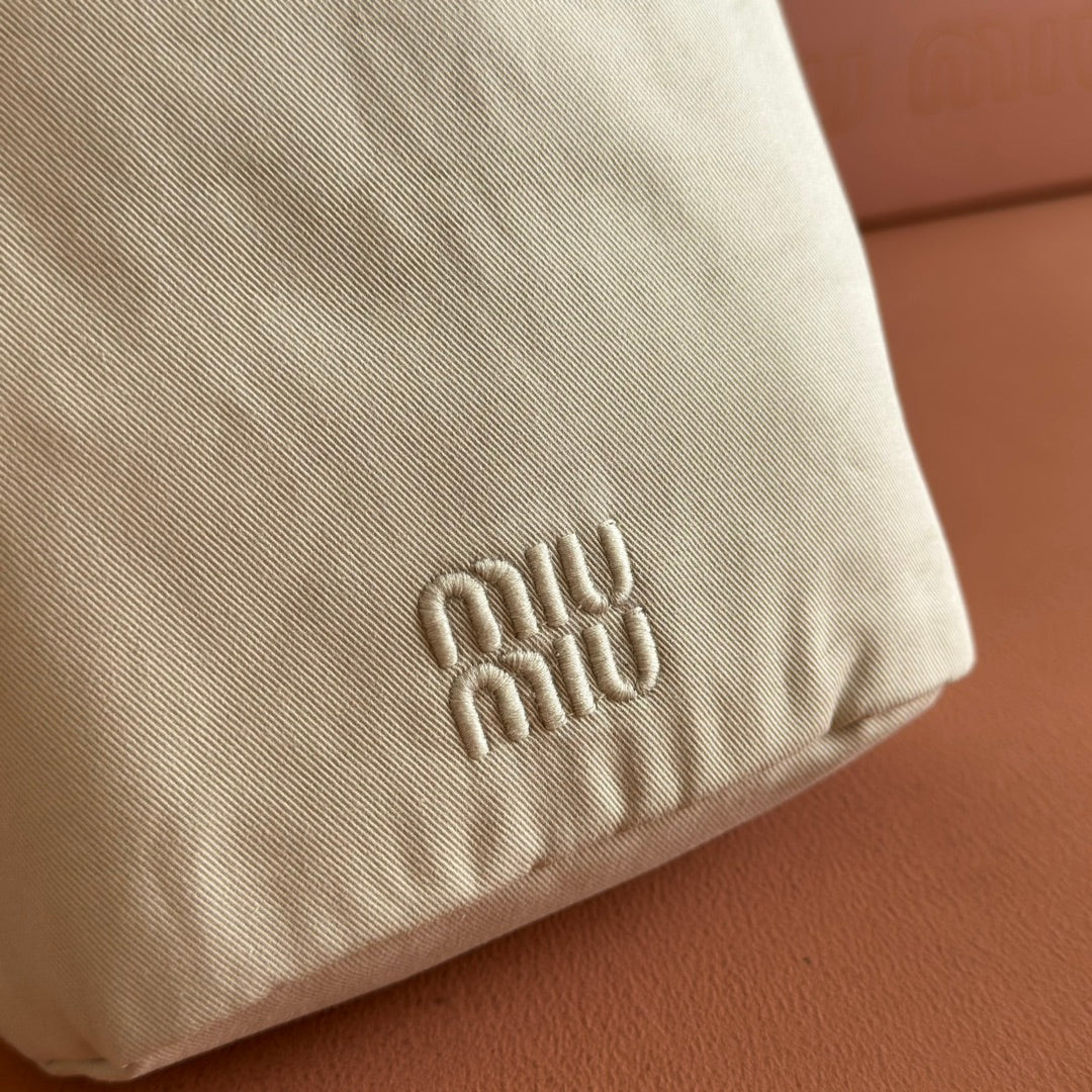 GABADINE POUCH 22.5 IN PLASTER WHITE CANVAS BROWN DRAWSTRING