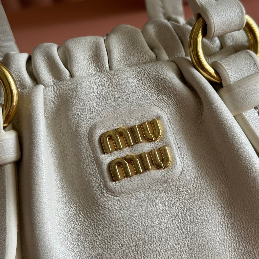 MIUMIU 26S JOIE HAND BAG 22 IN WHITE SHINY LAMBSKIN GOLD HARDWARE