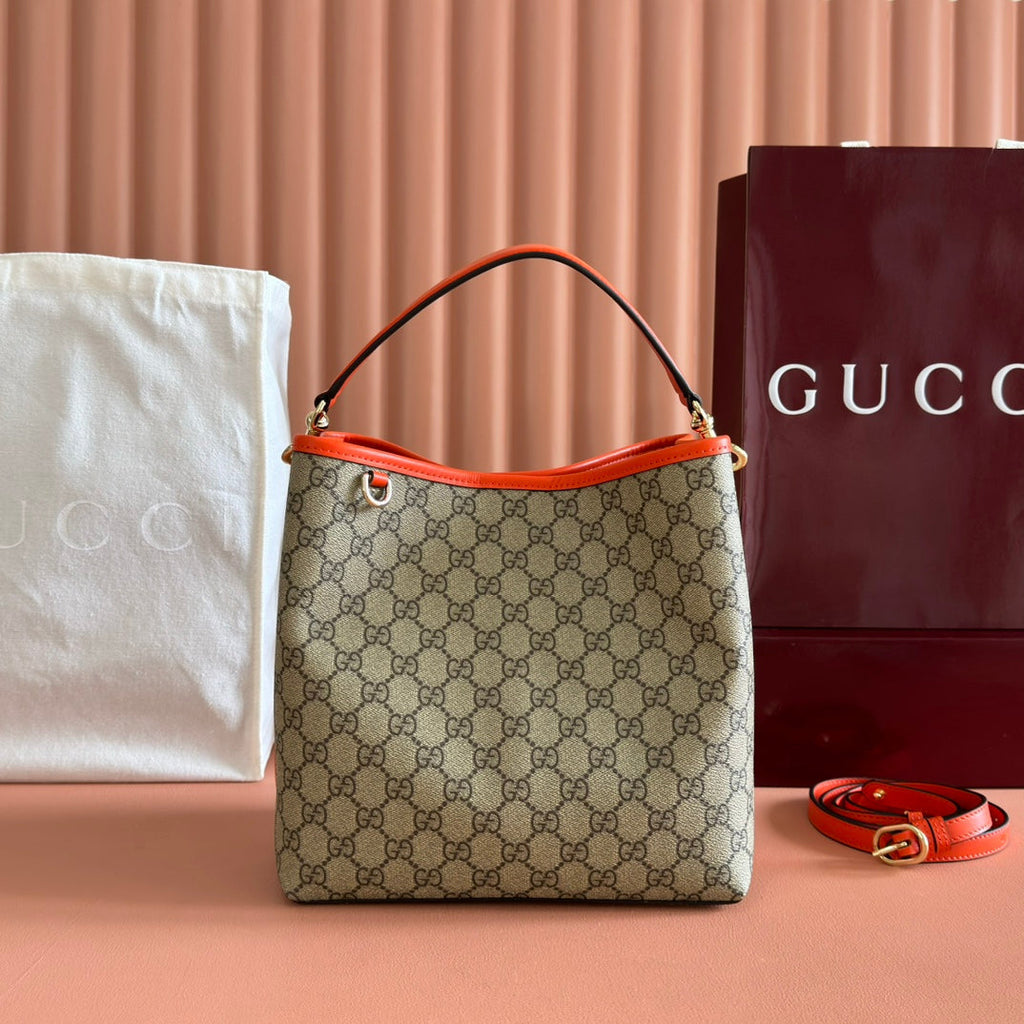 GUCCI 25S EMBLEM BAG 25 IN BEIGE AND BLACK CALFSKIN