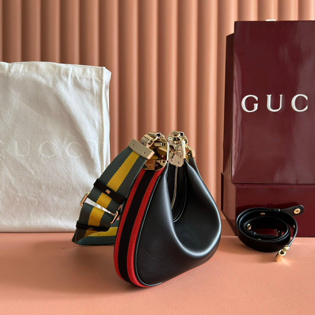 GUCCI 26S ATTACHE SHOULDER BAG 23 IN BLACK CALFSKIN