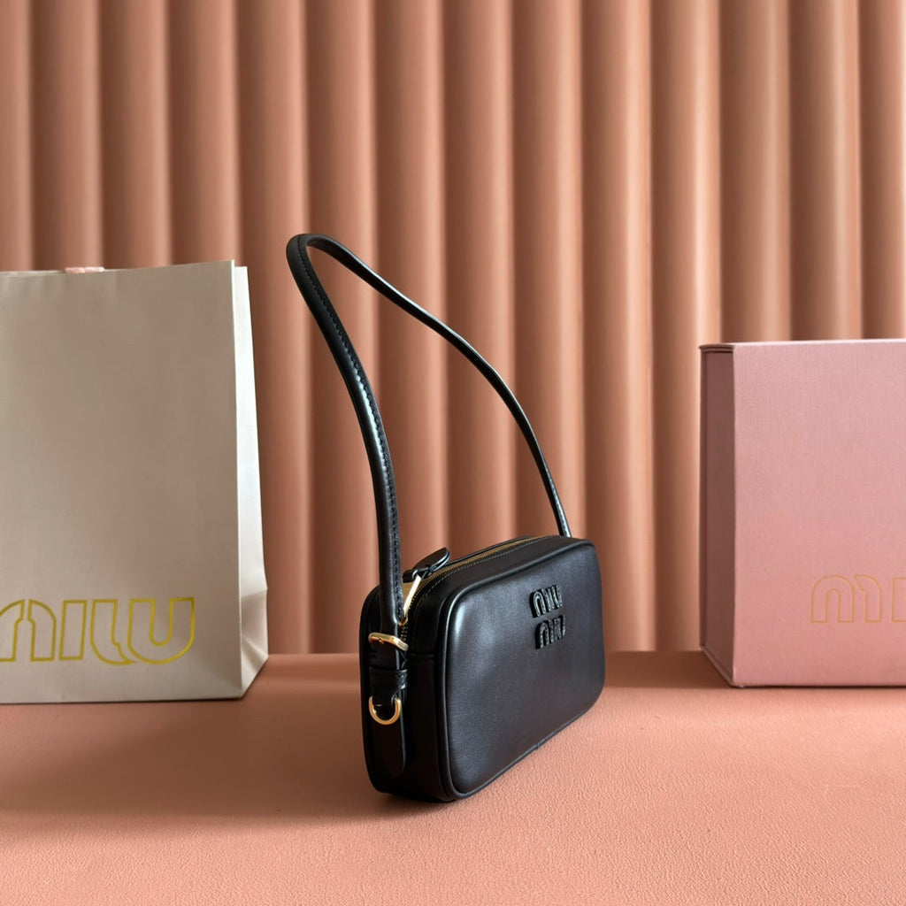 MIUMIU 26S POUCH BAG 20 IN BLACK CALFSKIN GOLD HARDWARE