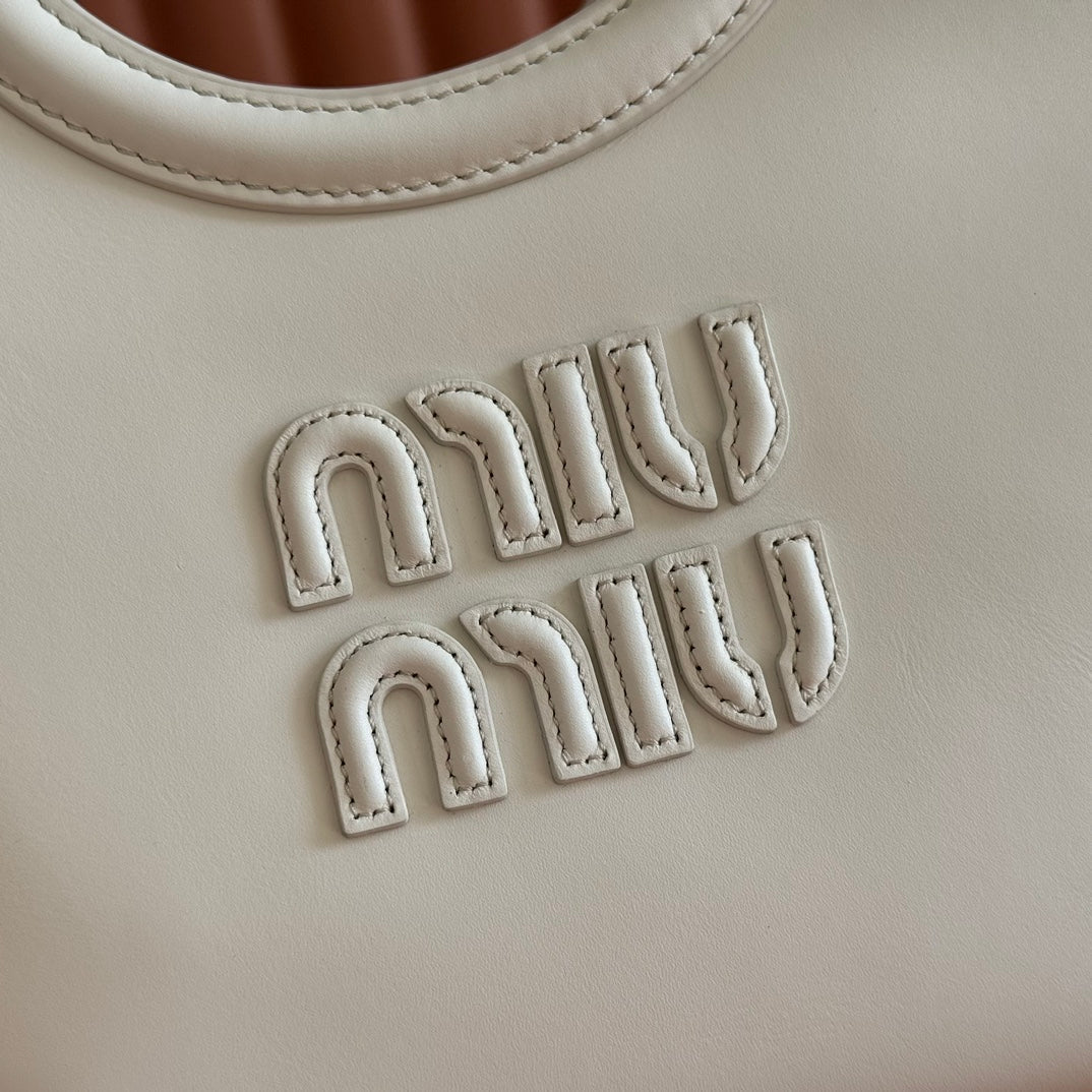 MIUMIU 26S IVY BAG 23 IN WHITE CALFSKIN GOLD HARDWARE