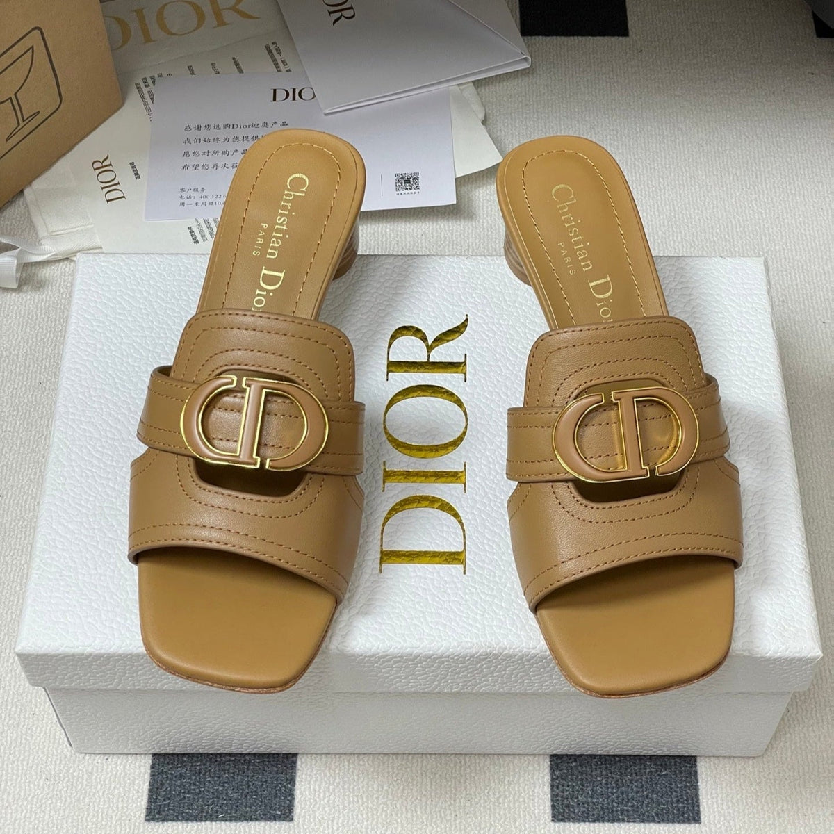 DIOR HIGH HEEL CLASSIC MONTAIGNE 40 MM 25S IN LIGHT BROWN LAMBSKIN WITH CD LOGO