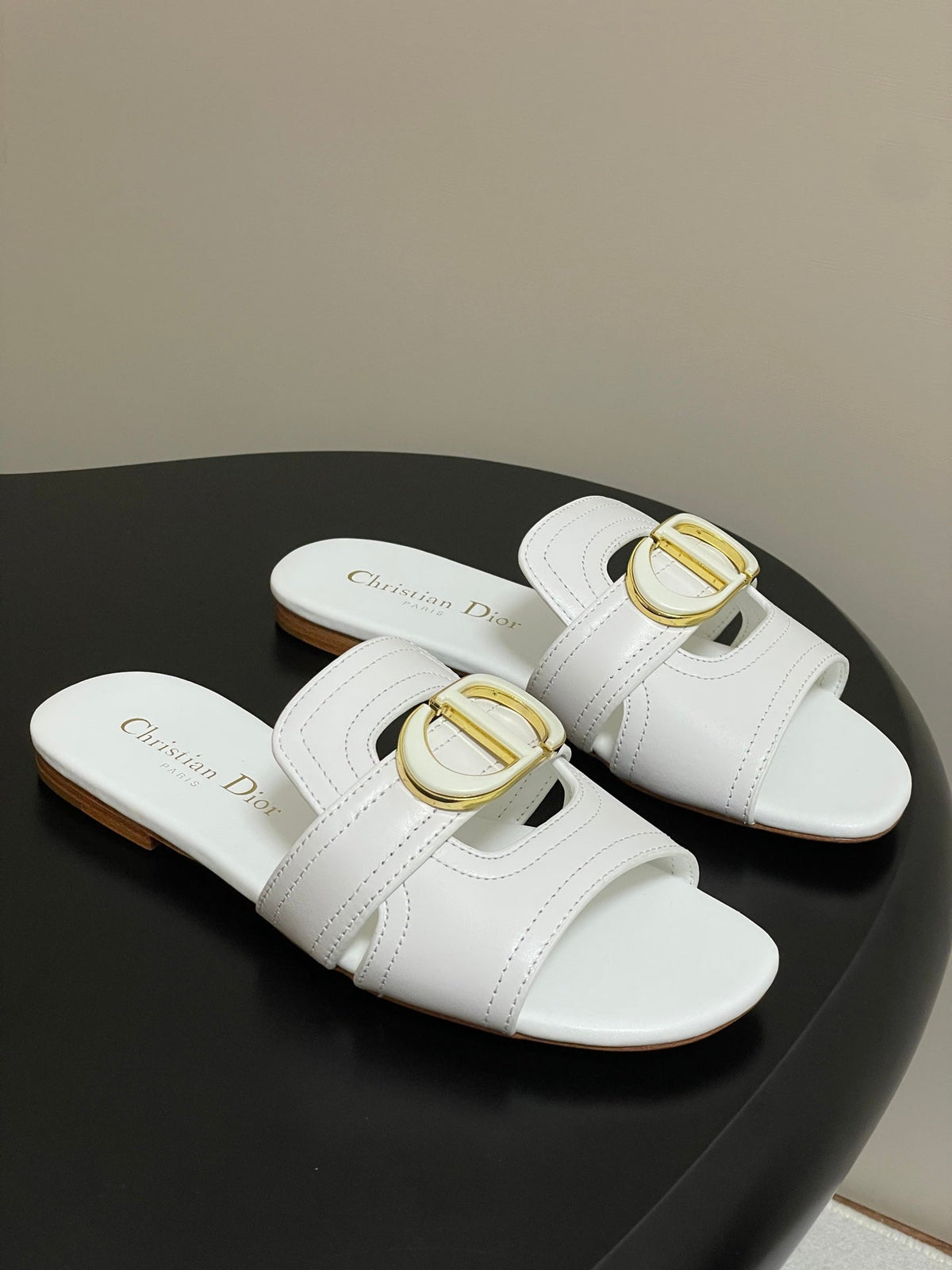 DIOR CLASSIC MONTAIGNE SANDALS 25S IN WHITE LAMBSKIN WITH CD LOGO