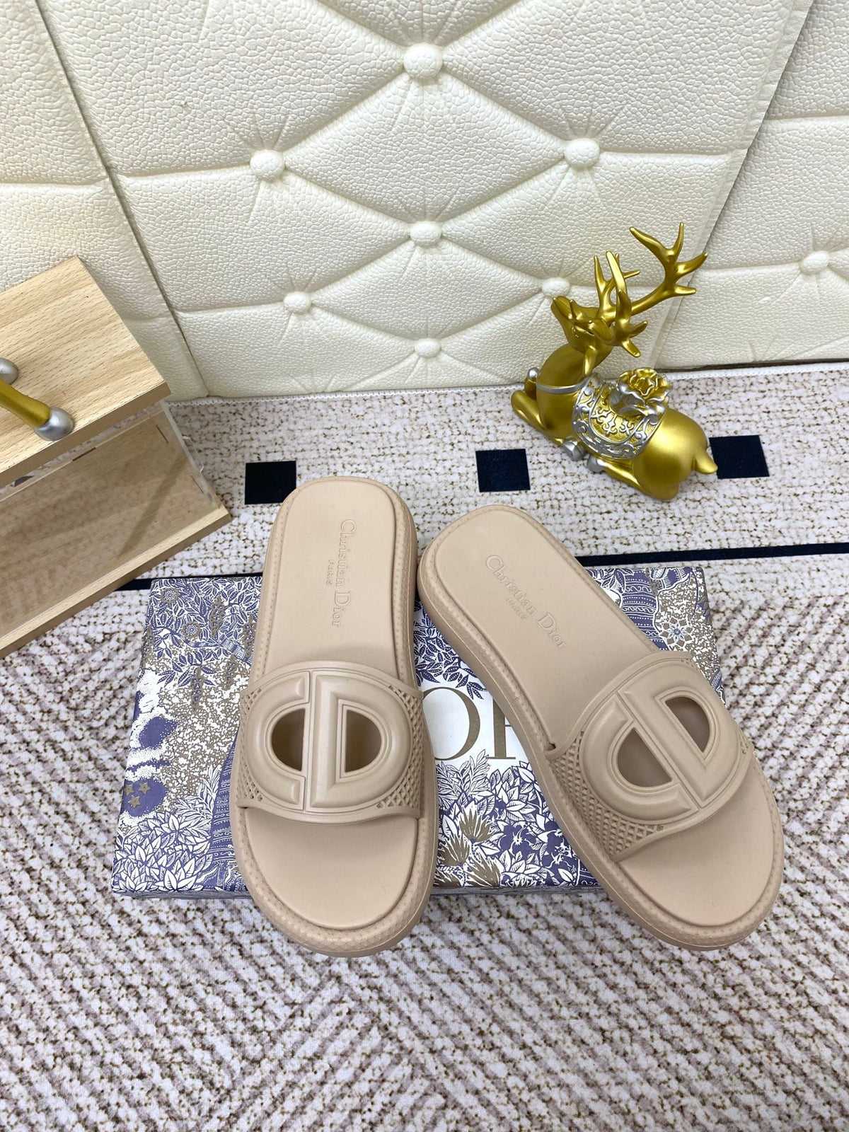 DIOR FLAT SLIDES 25S IN BEIGE TPU