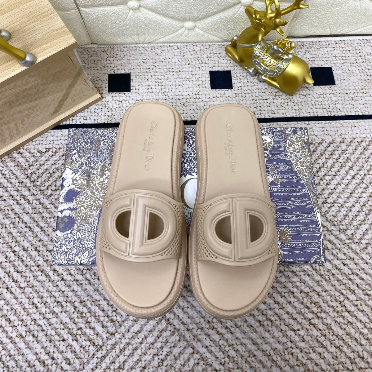 DIOR FLAT SLIDES 25S IN BEIGE TPU
