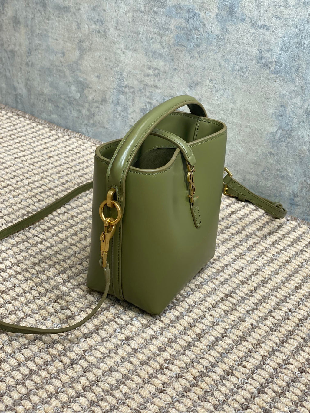 LE 37 MINI BUCKET BAG 15 IN AVOCADO GREEN CALFSKIN GOLD HARDWARE