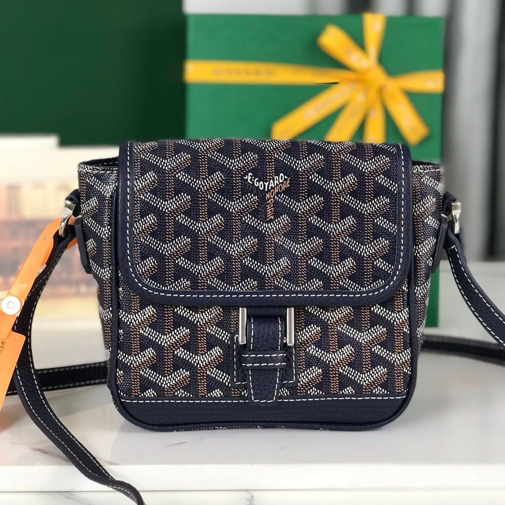 GRAND BLEU 16 IN NAVY BLUE GOYARDINE CANVAS AND LAMBSKIN