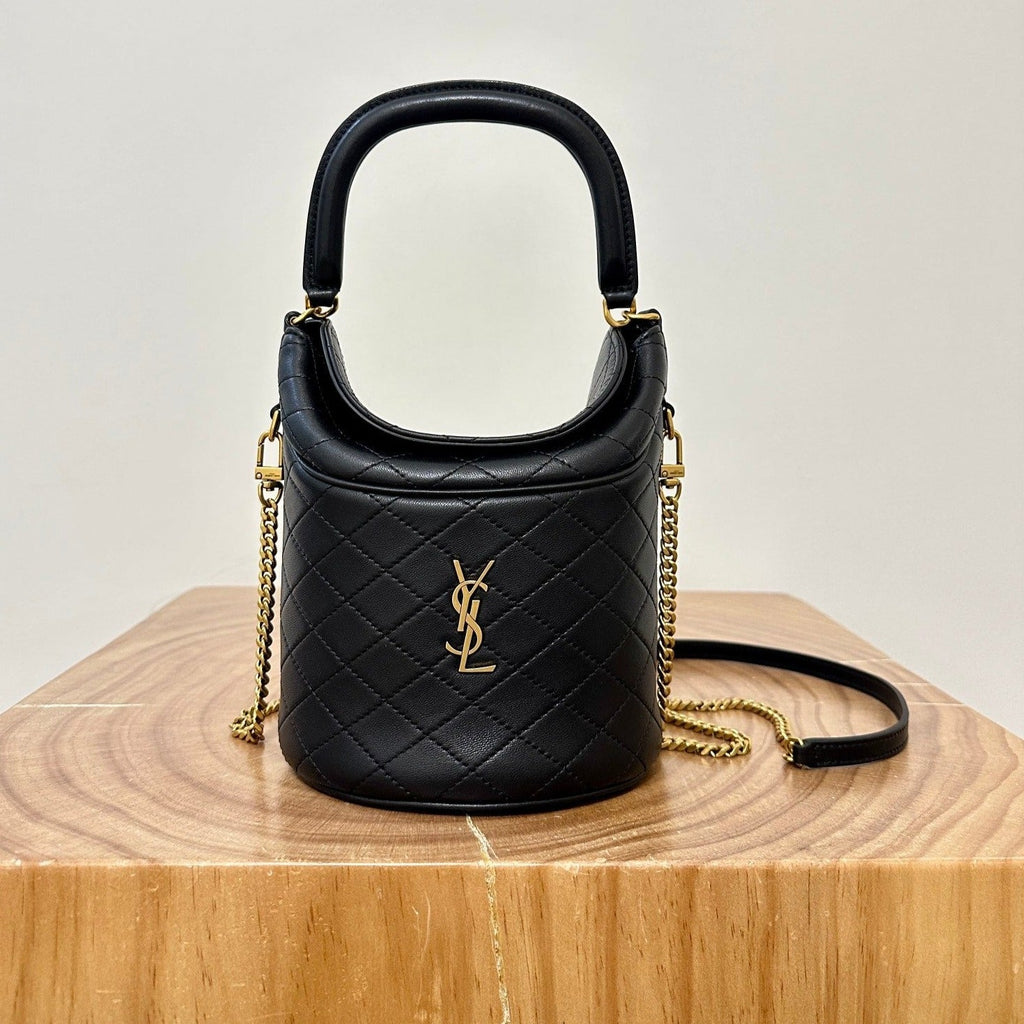 19 FLAP BUCKET BAG BLACK CALFSKIN