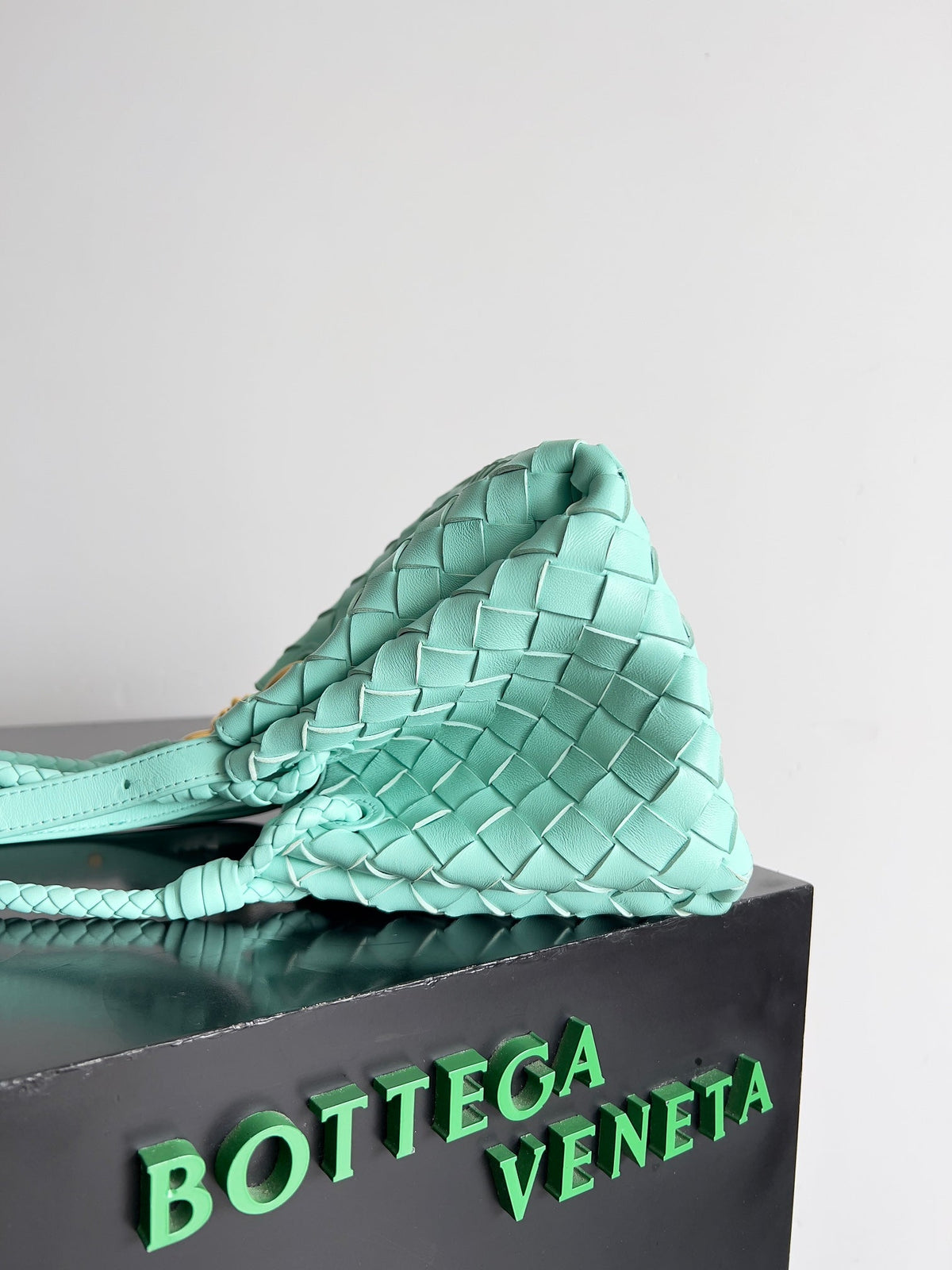 BV Small Parachute 21 Green Oasis Lambskin Ghw