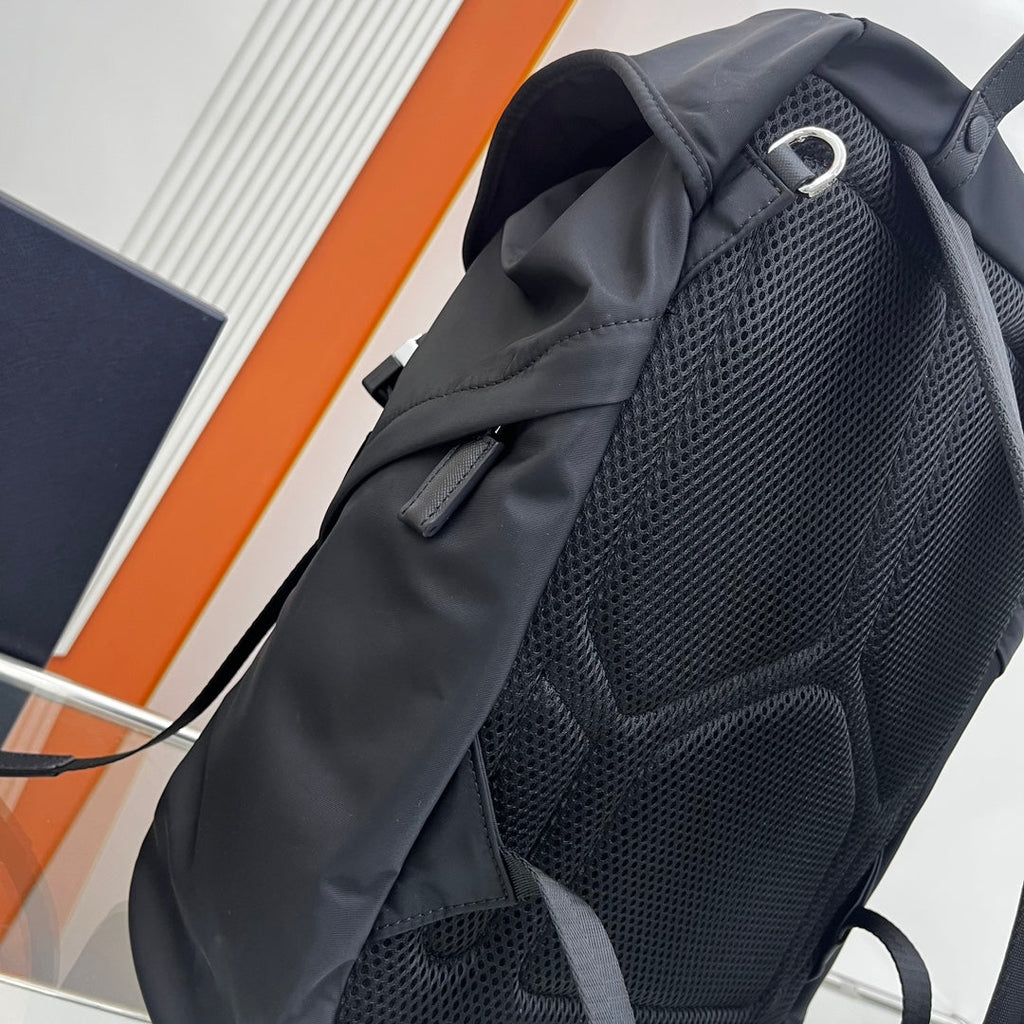 PRADA BACKPACK 45 IN BLACK RE-NYLON AND SAFFIANO LEATHER TRIM