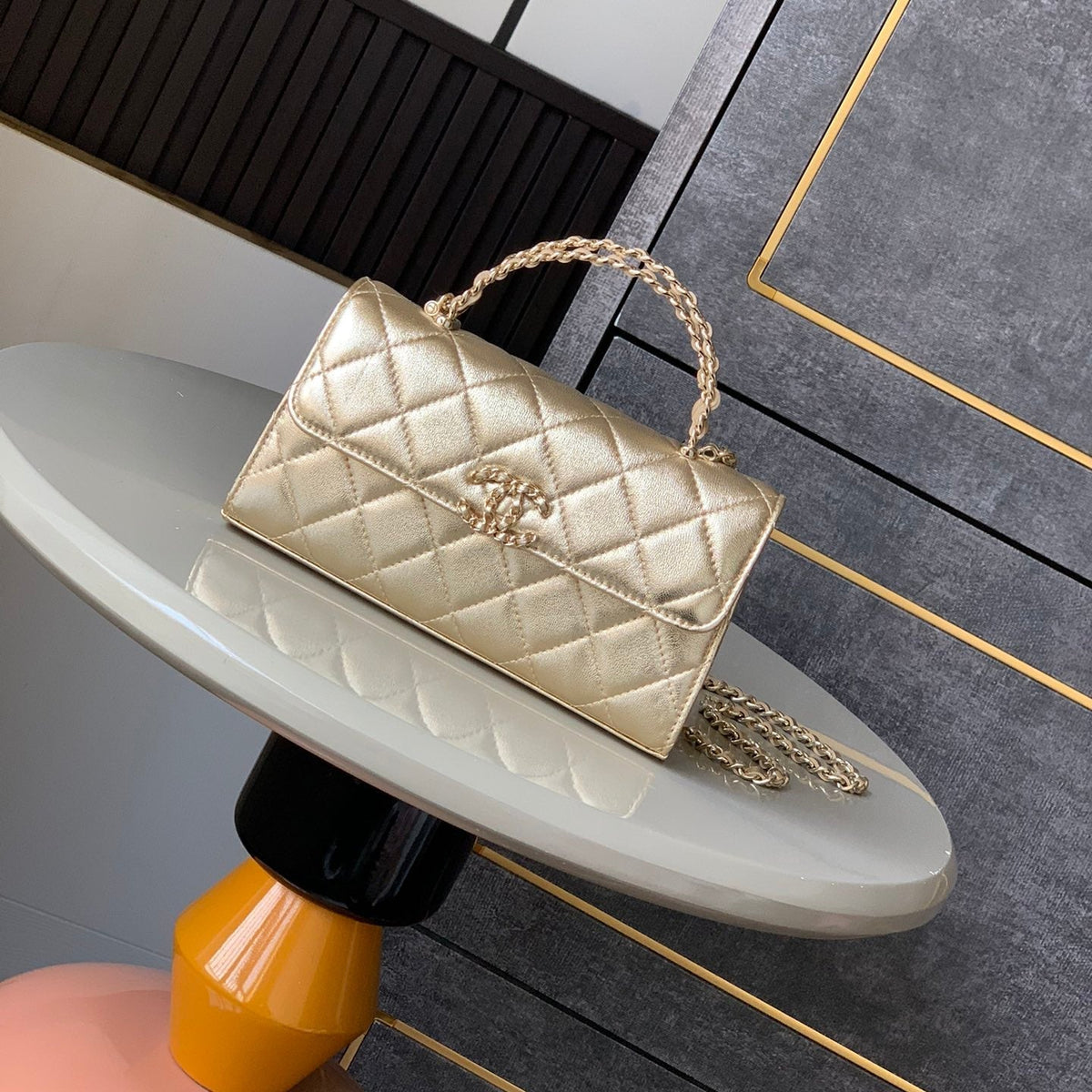 CHANEL 25S KELLY BAG 18 IN GOLD METALLIC LAMBSKIN WITH GOLD HARDWARE