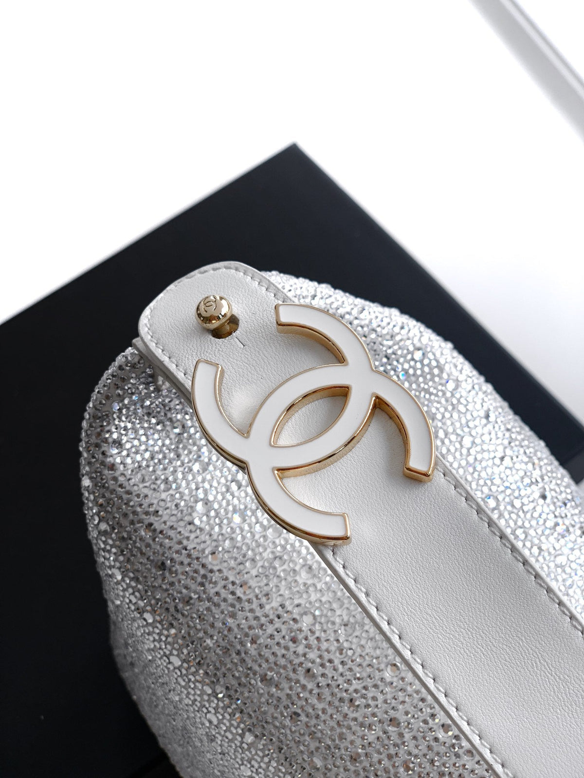 CHANEL 25S SHOPPING BAG 18 CM IN SILVER RHINESTONE-STUDDED