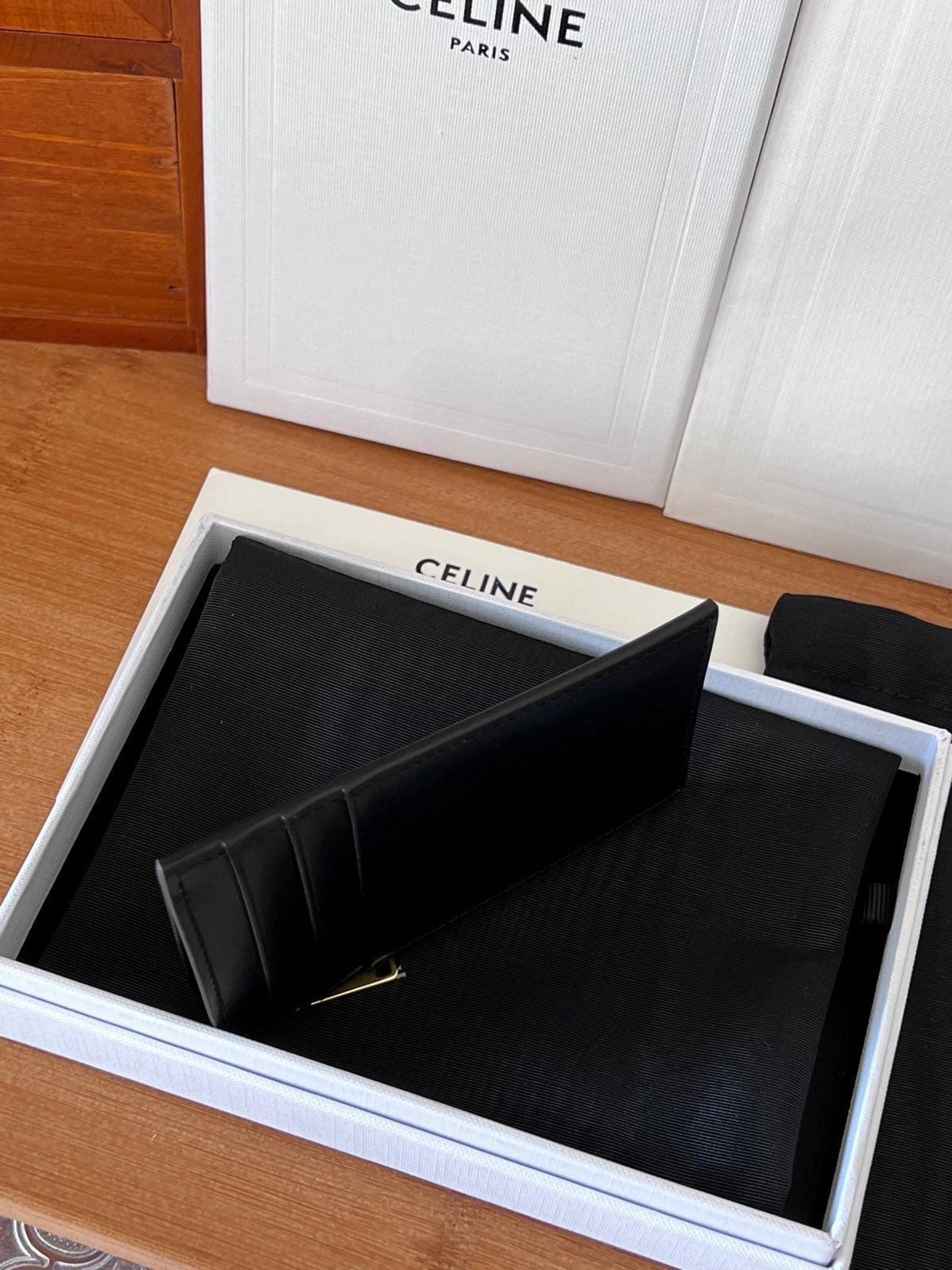 CELINE 25S ZIPPED CARD HOLDER 11 IN BLACK CALFSKIN GOLD HARDWARE