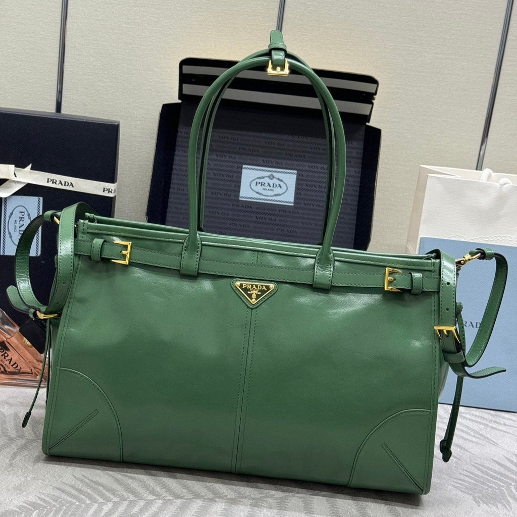 PRADA 25S BONNIE LARGE HANDBAG 38 IN GREEN GLOSSY CALFSKIN GOLD HARDWARE