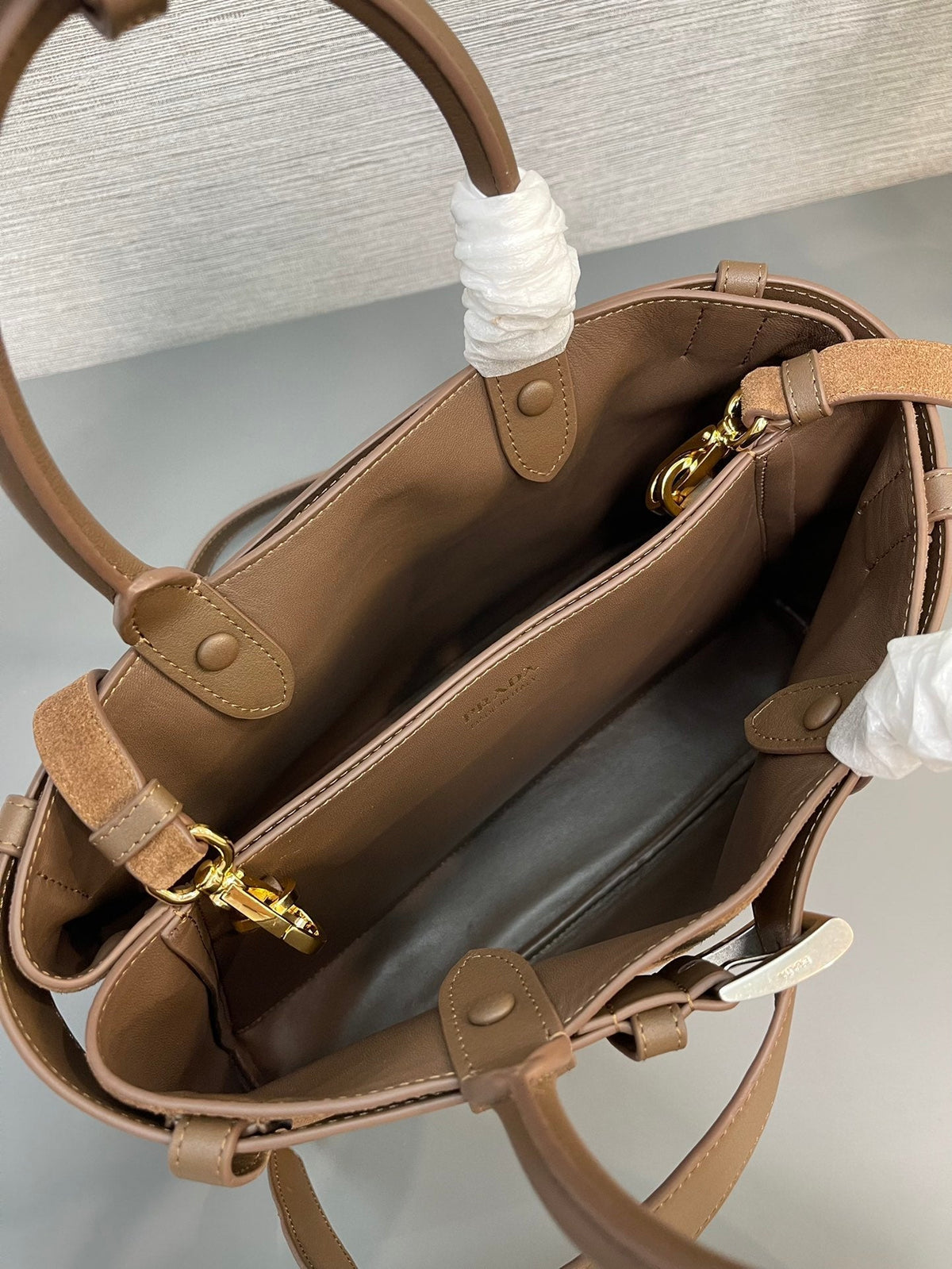 PRADA SMALL TOTE BAG WITH BELT 32 IN RUSSET BROWN SUEDE