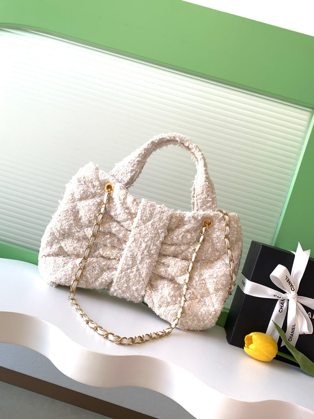CHANEL 25S BOW BAG 38 IN CREAM WHITE TWEED WITH GOLD HARDWARE