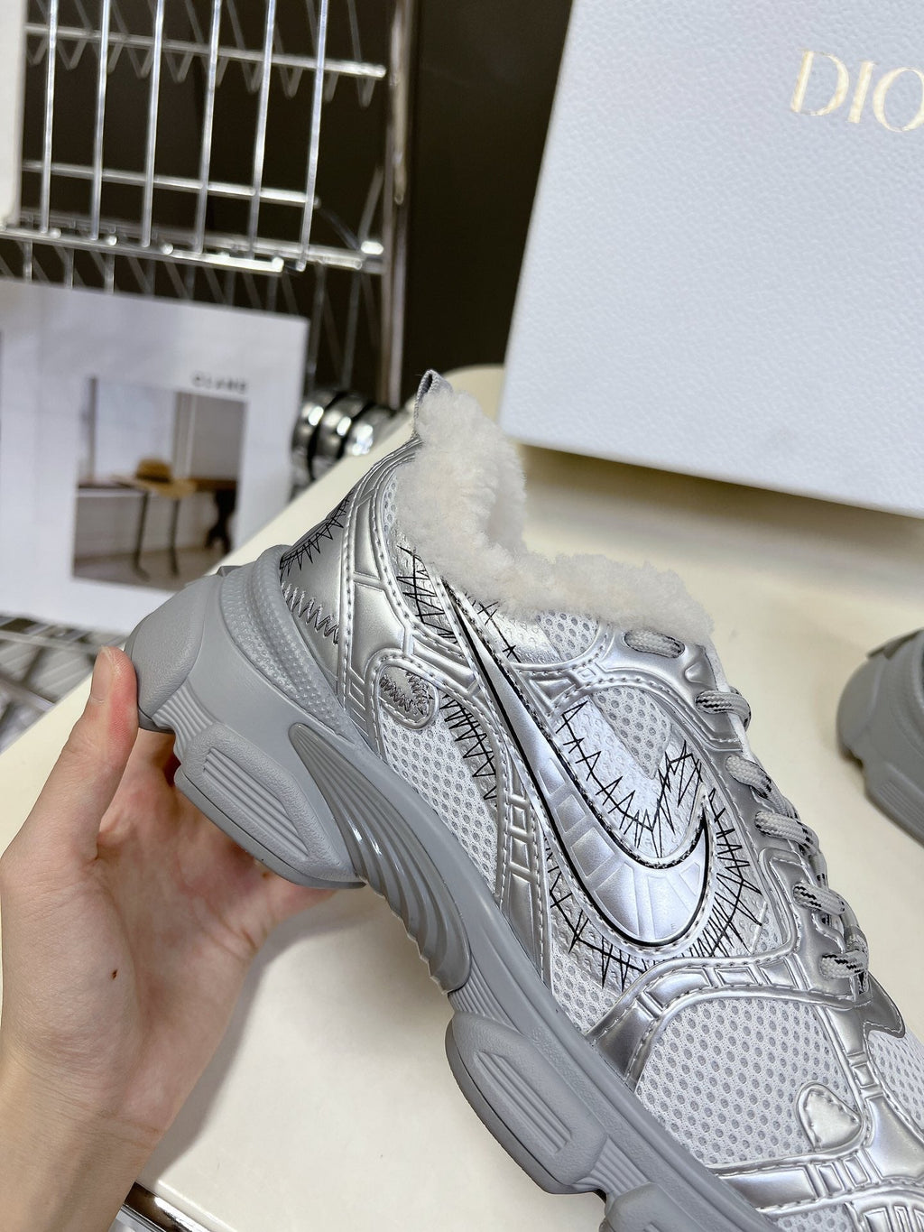 DIOR CHRONO SNEAKER 25S IN SILVER LAMBSKIN AND MESH FABRIC STYLE 1