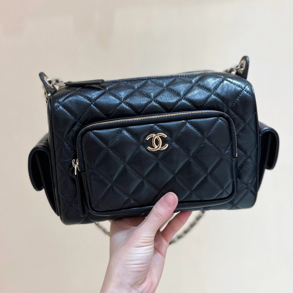 CHANEL CAMERA BAG 24 IN CONGO BLACK SHINY CALFSKIN GOLD CHAIN