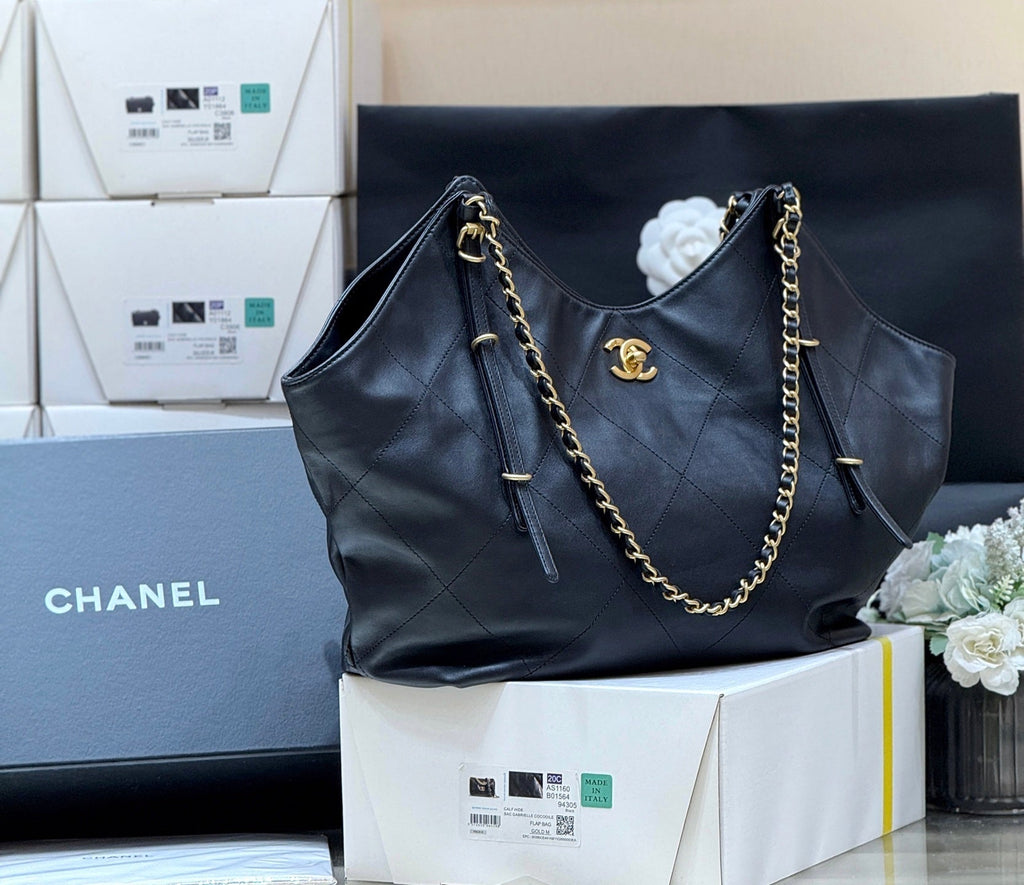 CHANEL MEDIUM MAXI SHOPPING BAG 47 IN BLACK CALFSKIN GOLD-TONE METAL