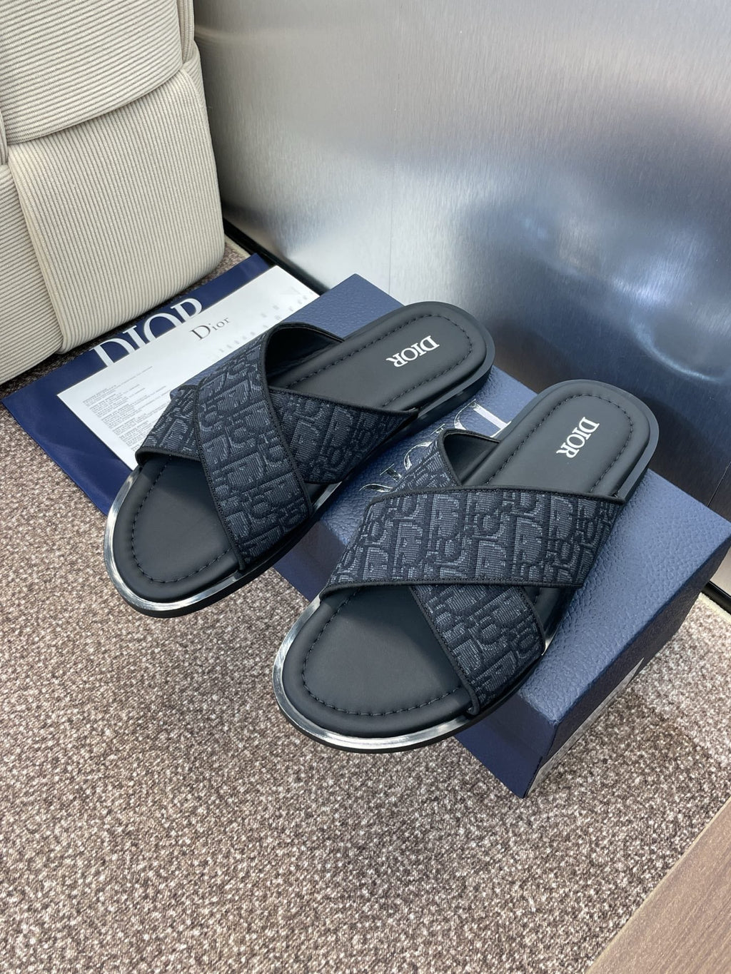DIOR 25S ALIAS CROSS-STRAP SLIDES IN BLACK CALFSKIN WITH CD OBLIQUE DARK BLUE LOGO