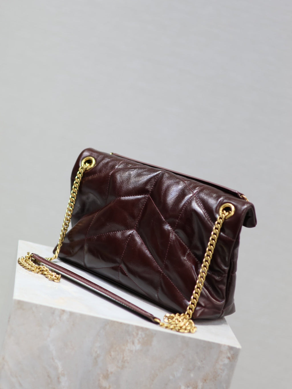 YSL 25S LOULOU PUFFER MEDIUM 29 IN DARK BURGUNDY CALFSKIN