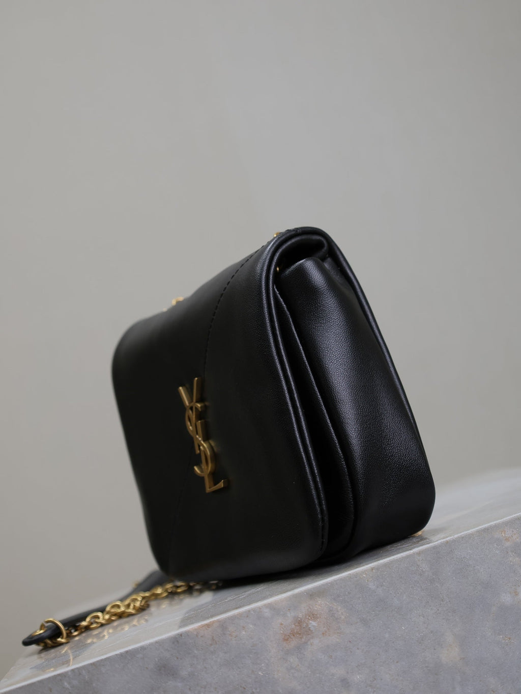 YSL 25S JAMIE CUBE 16 IN BLACK CALFSKIN