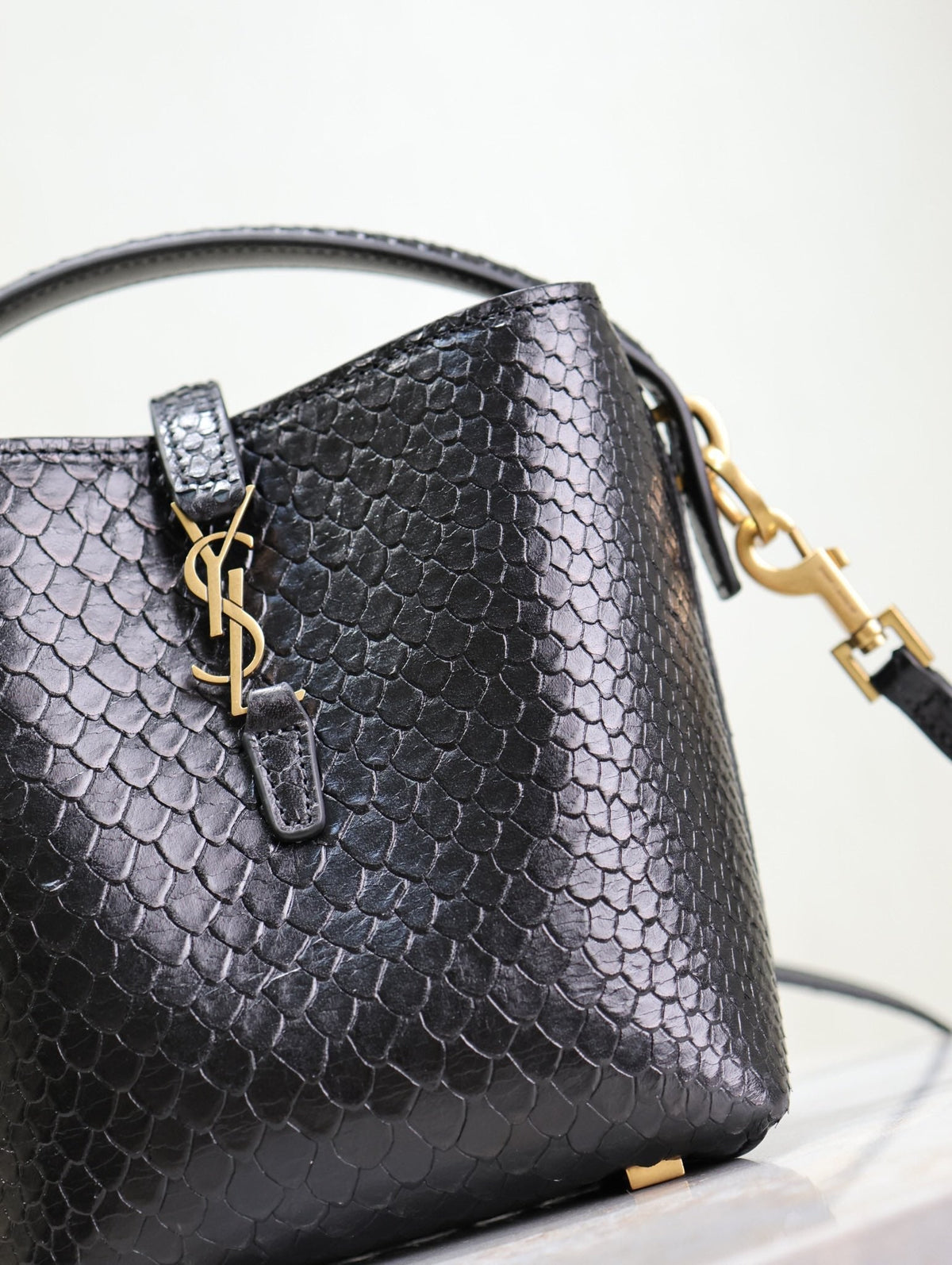 LE 37 MINI BAG 15 IN BLACK SNAKE PATTERN CALFSKIN