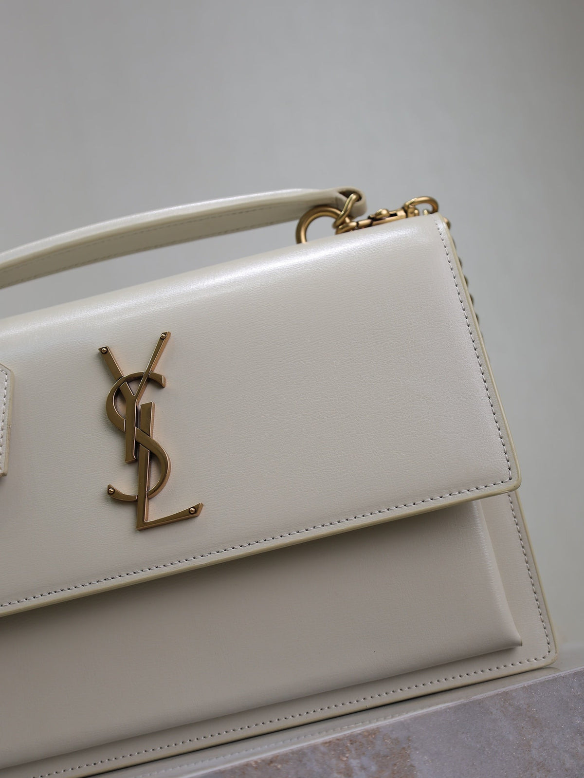 YSL 25S SUNSET MM 25 IN IVORY CALFSKIN GOLD HARDWRE