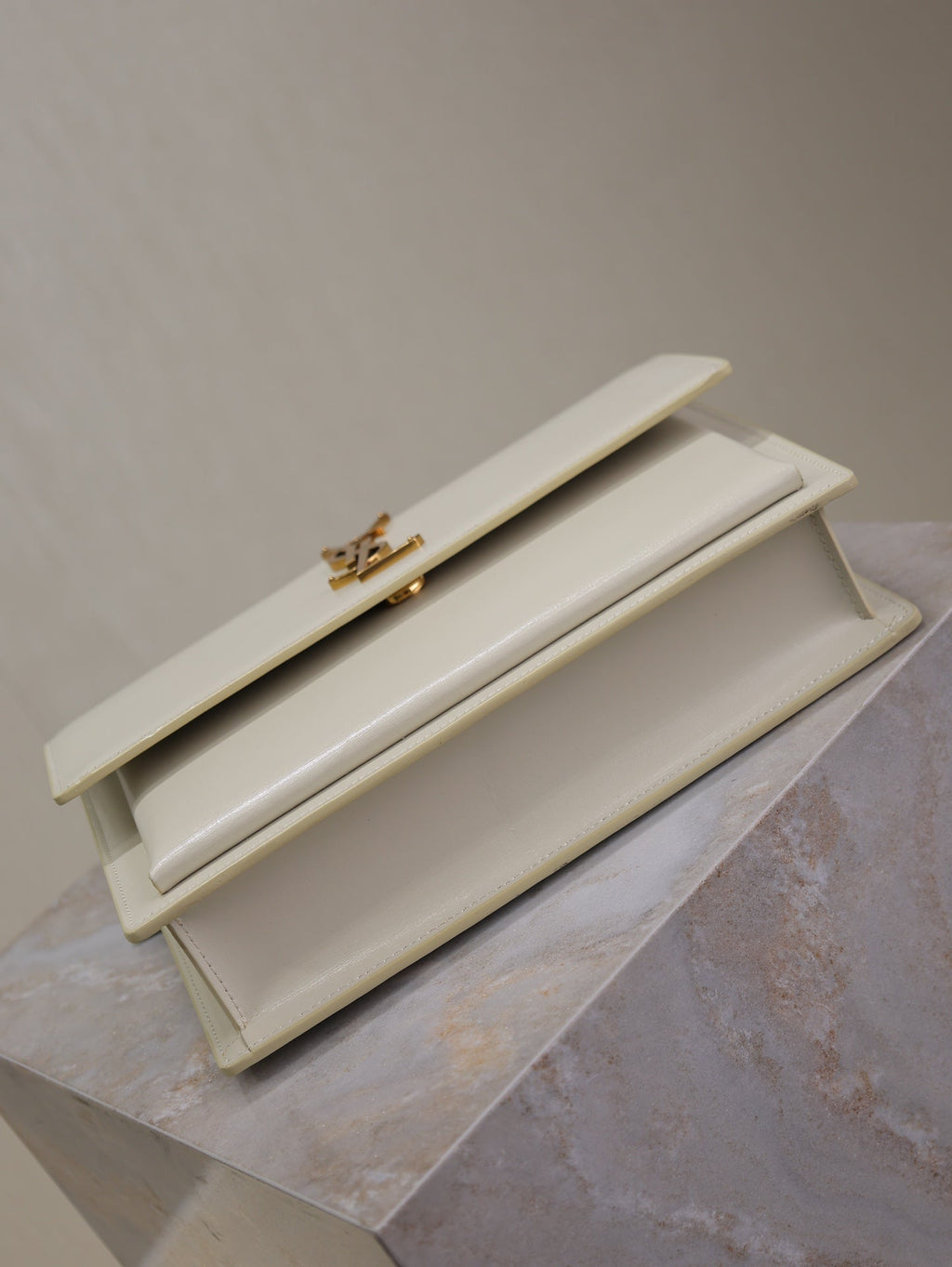 YSL 25S SUNSET MM 25 IN IVORY CALFSKIN GOLD HARDWARE