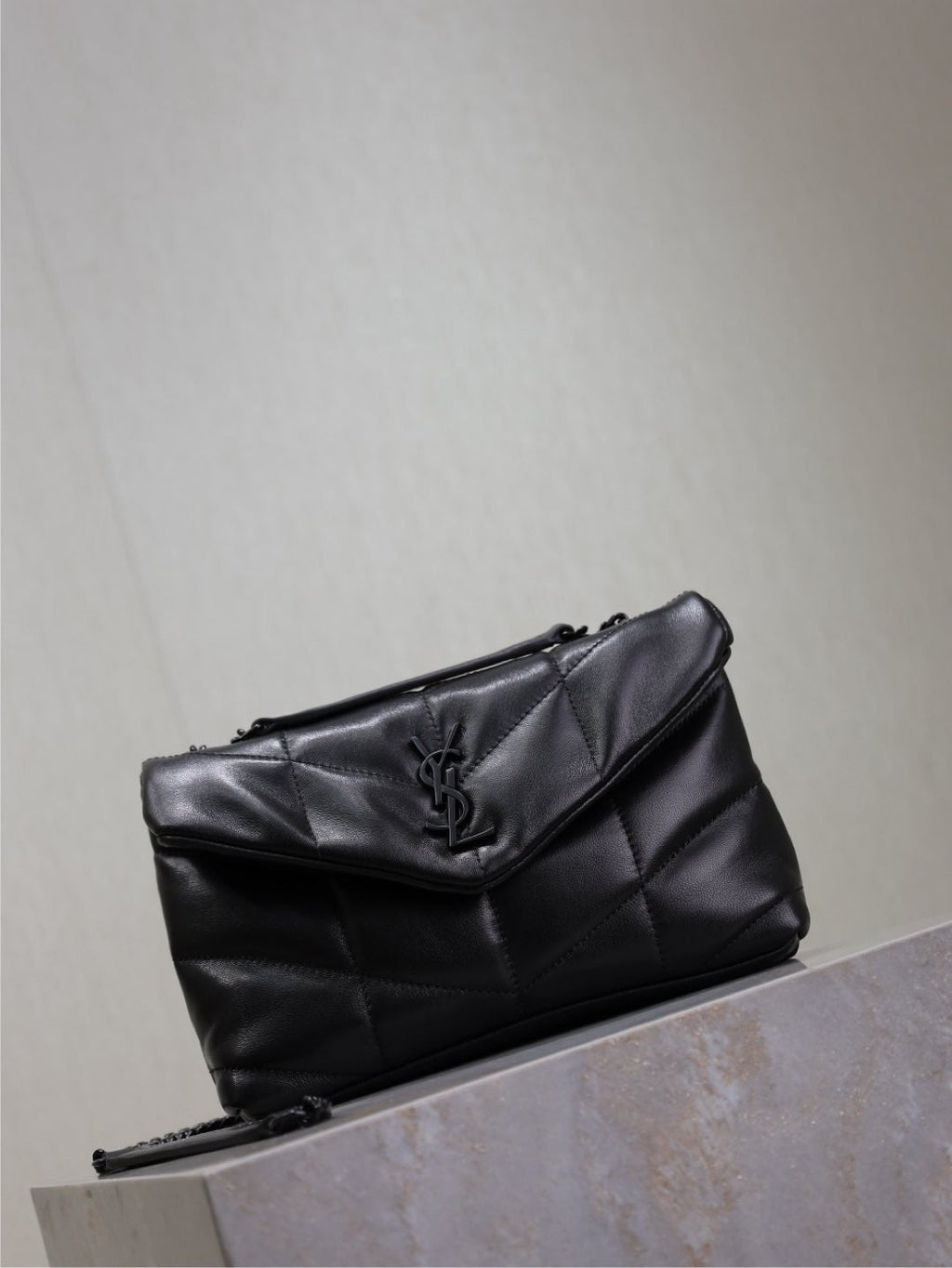 YSL 25S LOULOU PUFFER MINI 23 IN BLACK CALFSKIN BLACK HARDWARE