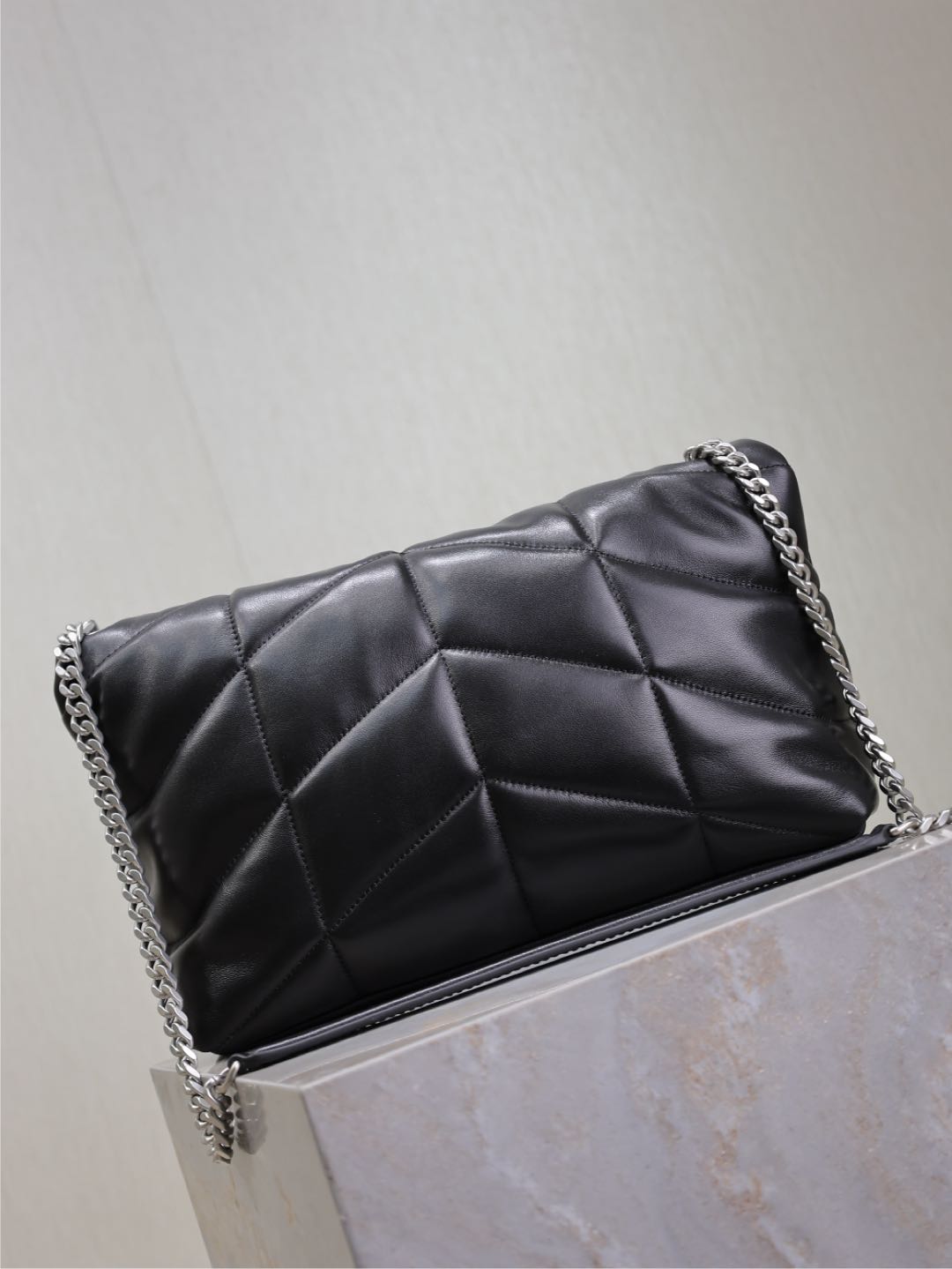 YSL 25S LOULOU PUFFER GM 35 IN BLACK CALFSKIN SILVER HARDWARE